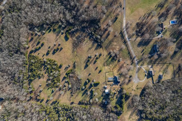 2380 Beasley Ln, Columbia, TN 38401