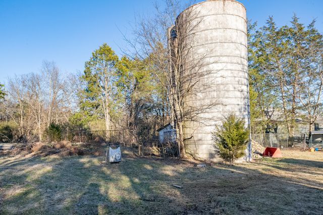 2380 Beasley Ln, Columbia, TN 38401