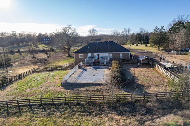 2380 Beasley Ln, Columbia, TN 38401