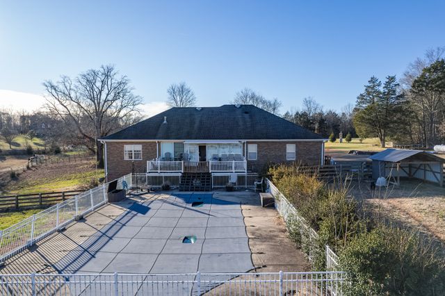 2380 Beasley Ln, Columbia, TN 38401