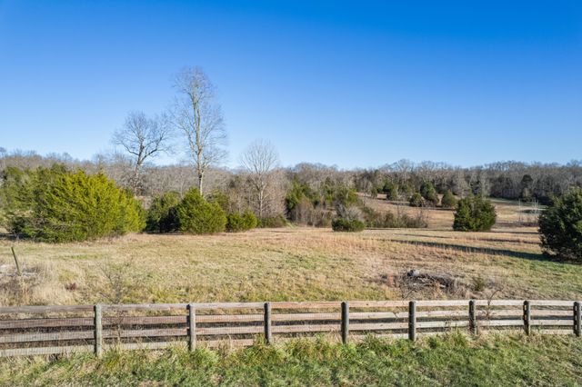 2380 Beasley Ln, Columbia, TN 38401