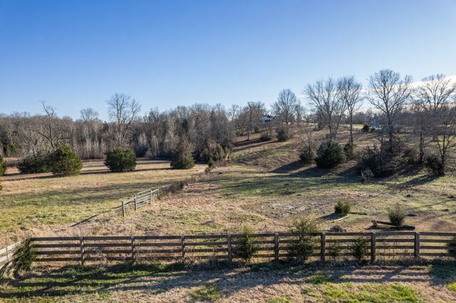 2380 Beasley Ln, Columbia, TN 38401