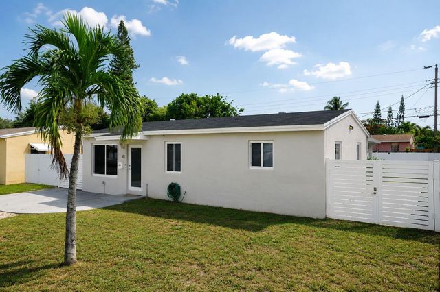 511 N 69th Way, Hollywood, FL 33024