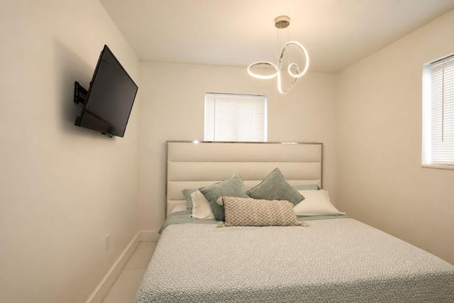 511 N 69th Way, Hollywood, FL 33024