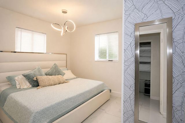 511 N 69th Way, Hollywood, FL 33024