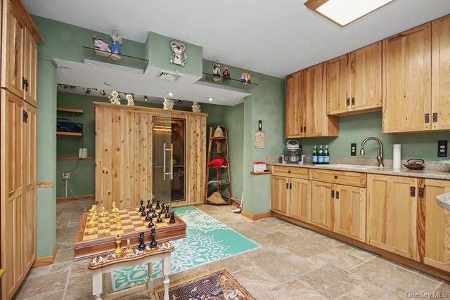 14 Longview Lane, Middletown, NY 10941