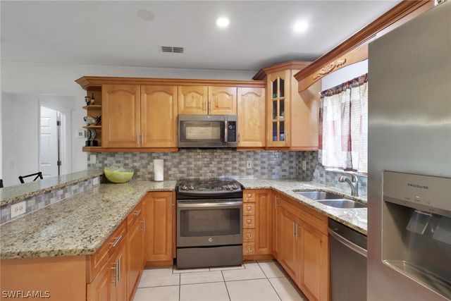 2845 39th AVE NE, Naples, FL 34120