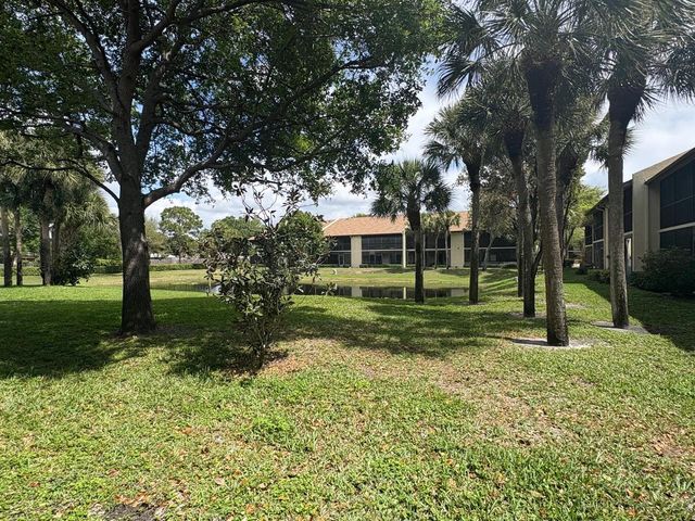 7831 Willow Spring Drive 526, Lake Worth, FL 33467
