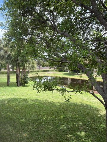 7831 Willow Spring Drive 526, Lake Worth, FL 33467