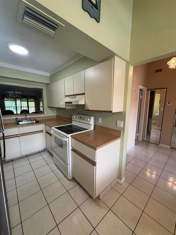 7831 Willow Spring Drive 526, Lake Worth, FL 33467