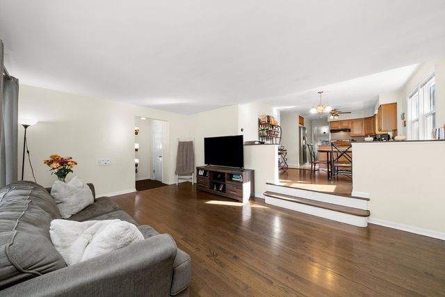 10429 S Keeler Avenue, Oak Lawn, IL 60453