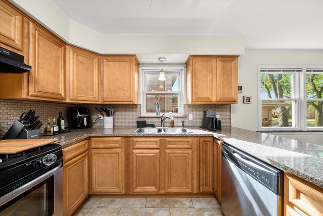 10429 S Keeler Avenue, Oak Lawn, IL 60453