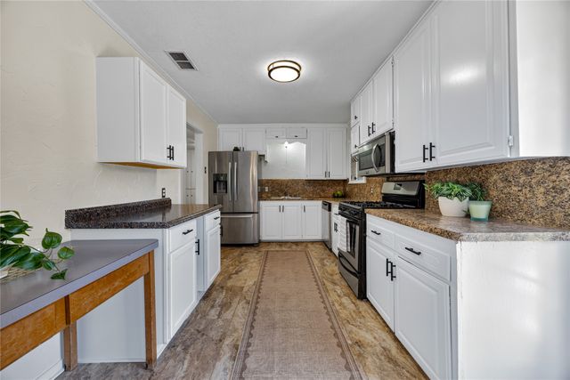 3109 Kingsbury Avenue, Richland Hills, TX 76118