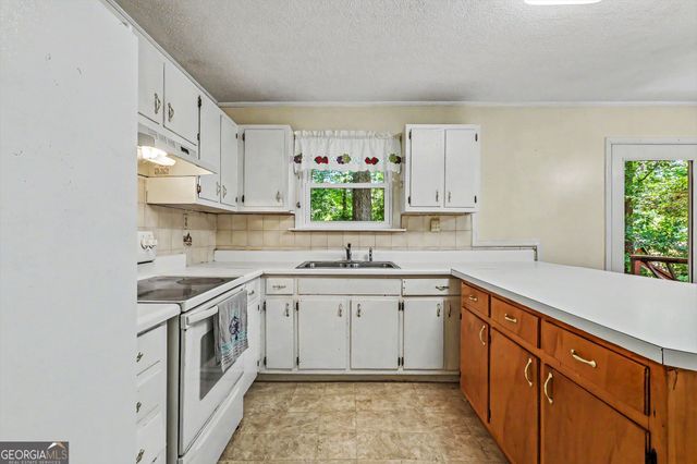 1136 Creekdale Drive, Clarkston, GA 30021
