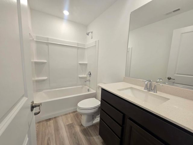 217 Cooney Way 217, Oswego, IL 60543
