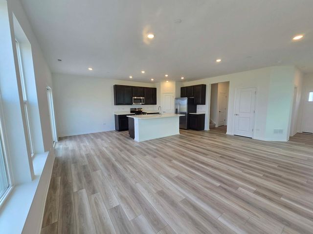 217 Cooney Way 217, Oswego, IL 60543