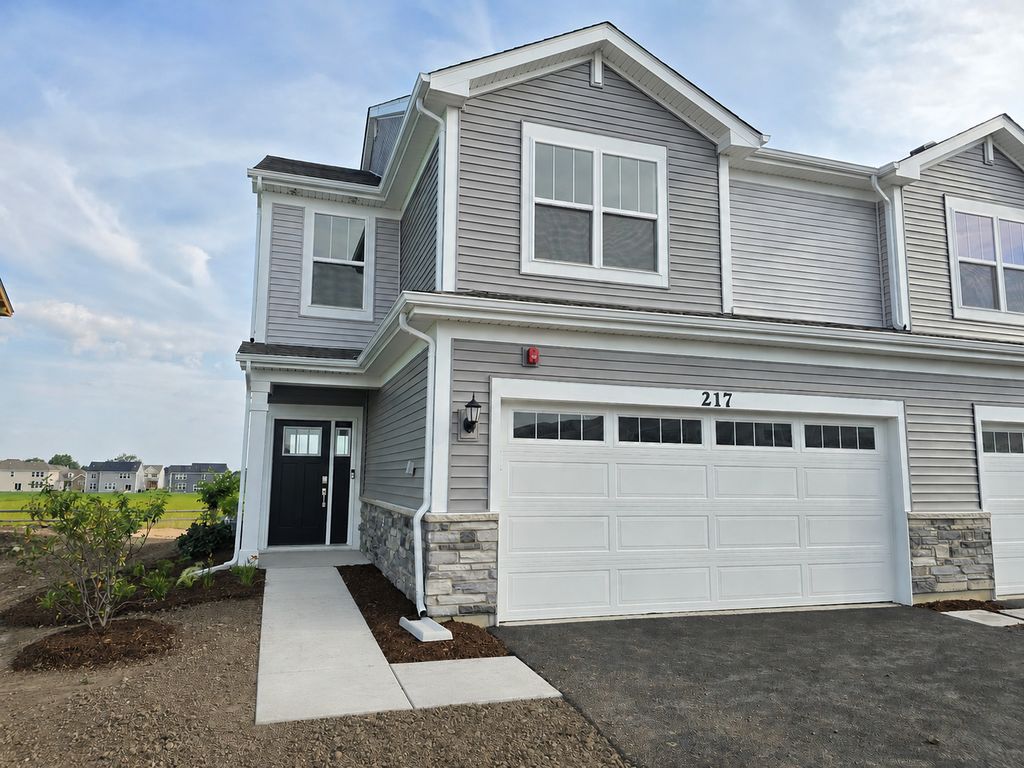 217 Cooney Way 217, Oswego, IL 60543