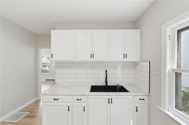 4256 W 22nd Street, Cleveland, OH 44109