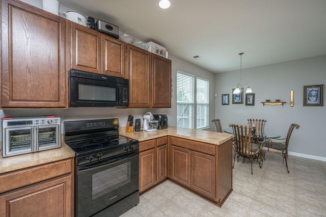 2017 Bridlewood Farms Parkway, Ridgeville, SC 29472