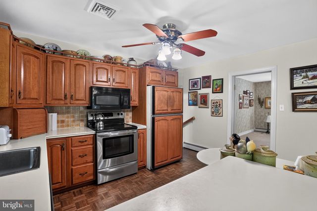 13 S BRYN MAWR PL, Media, PA 19063