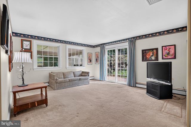 13 S BRYN MAWR PL, Media, PA 19063
