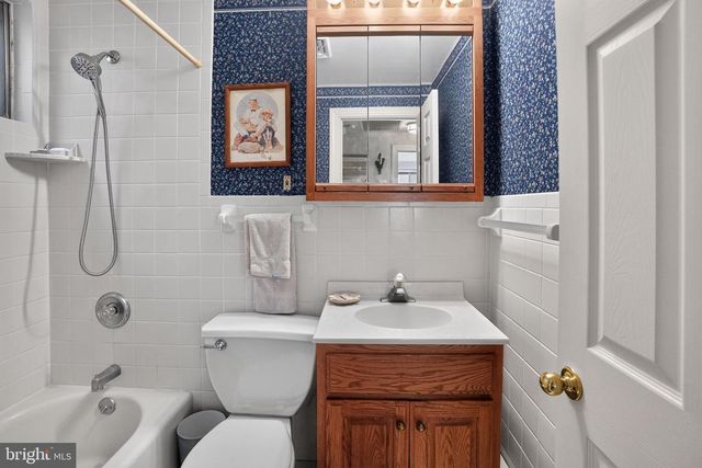 13 S BRYN MAWR PL, Media, PA 19063