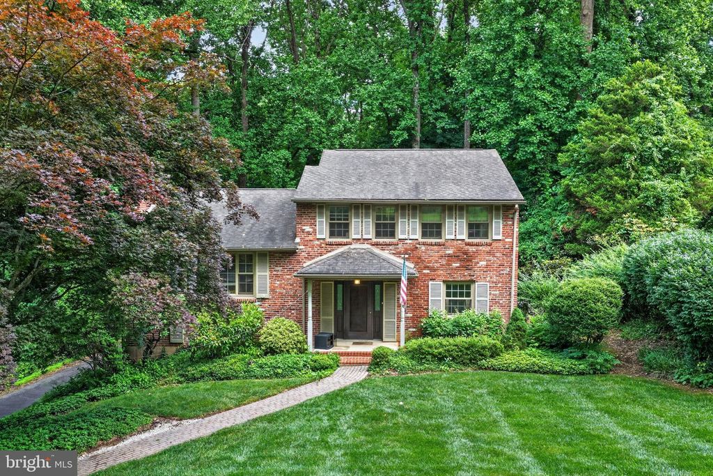 13 S BRYN MAWR PL, Media, PA 19063