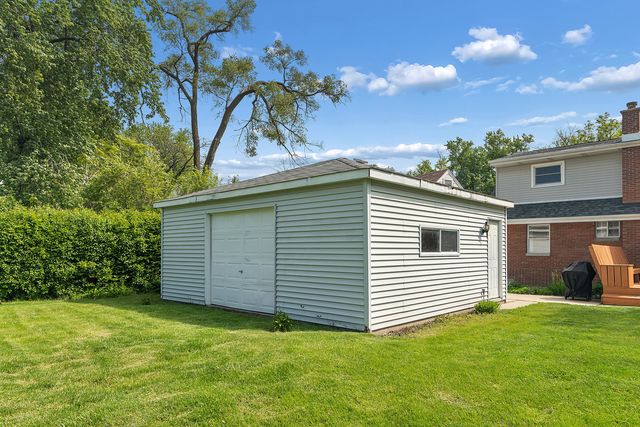 18646 Golfview Avenue, Homewood, IL 60430