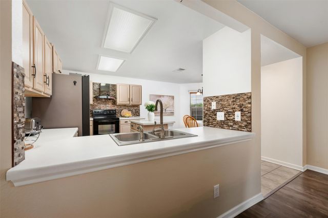 200 Deercreek LN, Leander, TX 78641