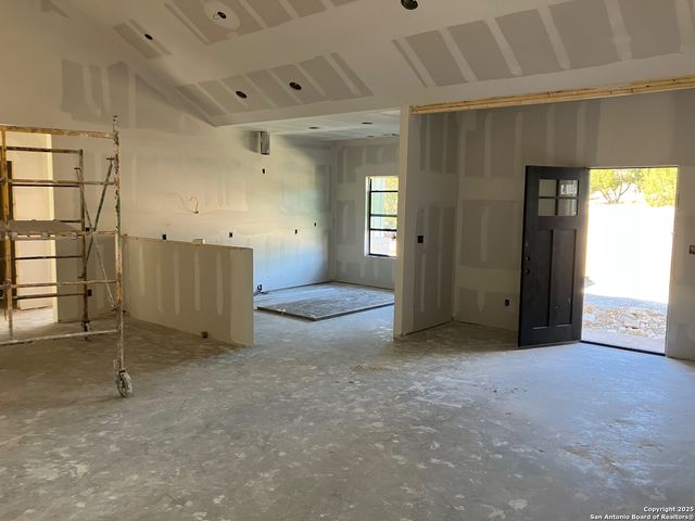 1595 Rocky Ridge Loop, Canyon Lake, TX 78133