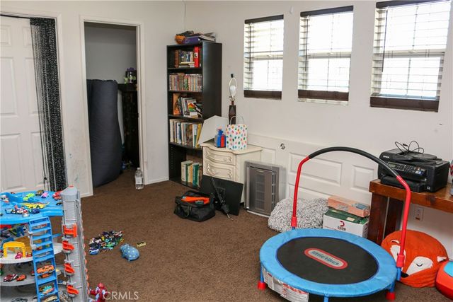 11822 Flushing, Victorville, CA 92392