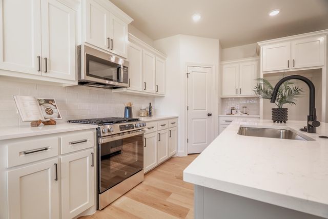 703 E 14th Street, Wolfforth, TX 79382