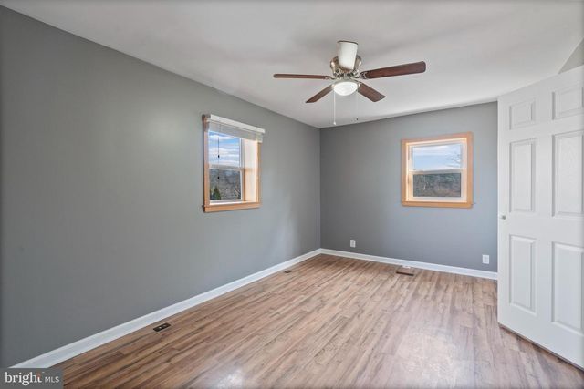 2530 TREE TOP LN, Seven Valleys, PA 17360