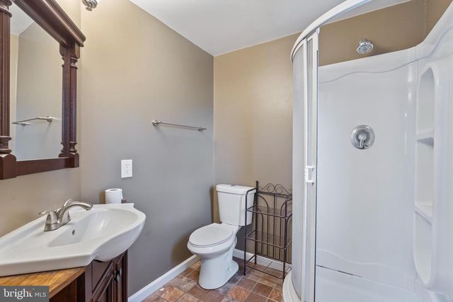 2530 TREE TOP LN, Seven Valleys, PA 17360