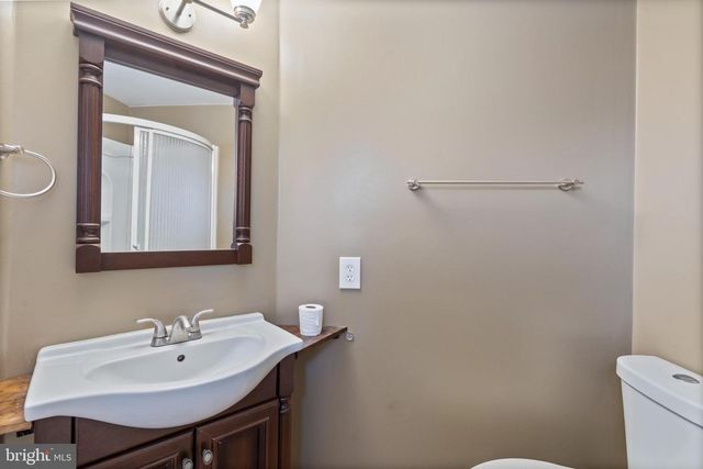 2530 TREE TOP LN, Seven Valleys, PA 17360