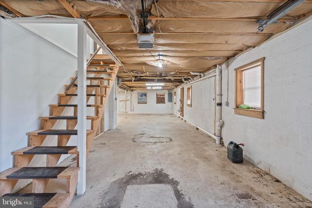 2530 TREE TOP LN, Seven Valleys, PA 17360