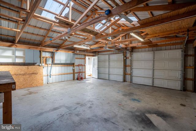 2530 TREE TOP LN, Seven Valleys, PA 17360