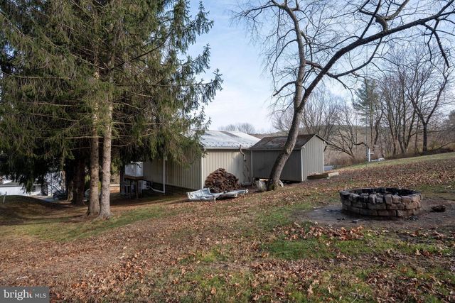 2530 TREE TOP LN, Seven Valleys, PA 17360