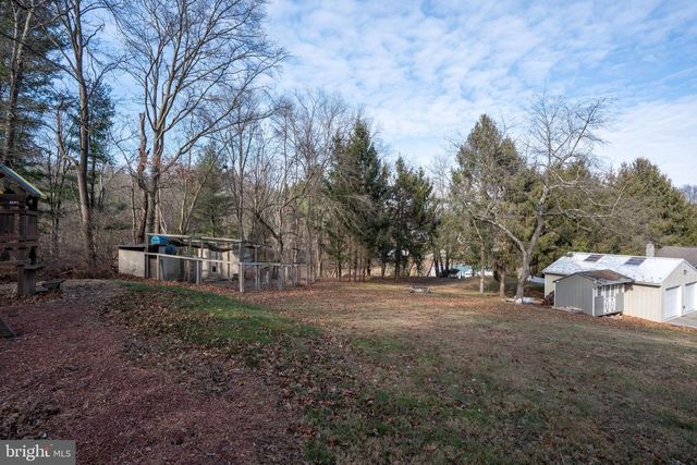 2530 TREE TOP LN, Seven Valleys, PA 17360