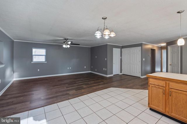 2530 TREE TOP LN, Seven Valleys, PA 17360