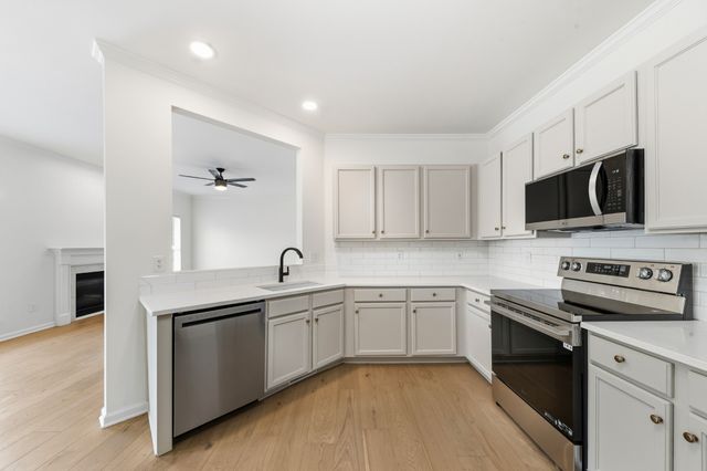 203 Trophy Ct, Thompsons Station, TN 37179