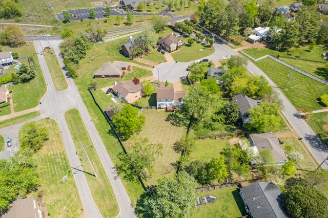 203 Trophy Ct, Thompsons Station, TN 37179