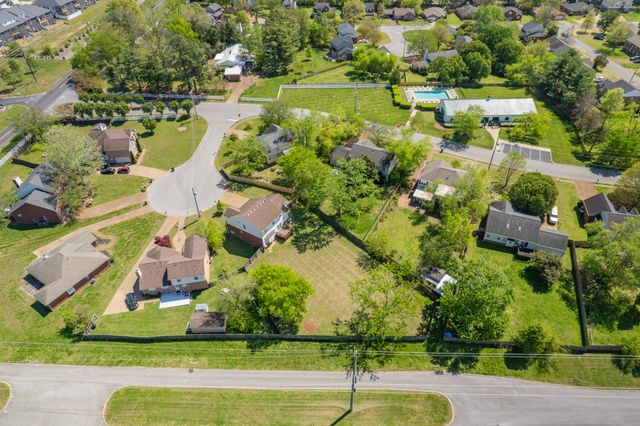 203 Trophy Ct, Thompsons Station, TN 37179