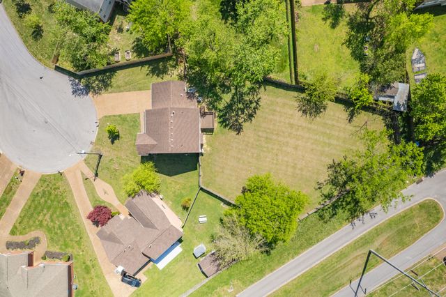 203 Trophy Ct, Thompsons Station, TN 37179