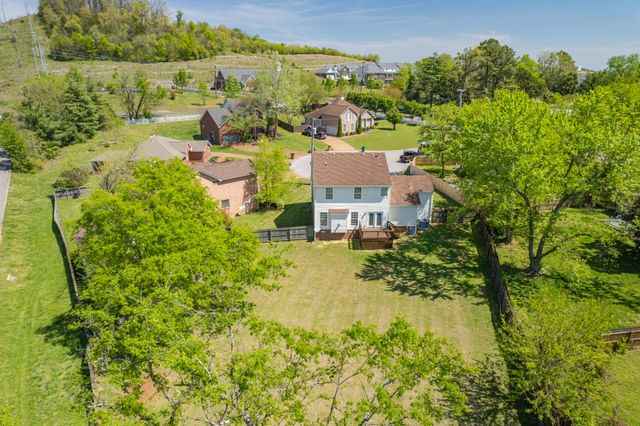 203 Trophy Ct, Thompsons Station, TN 37179