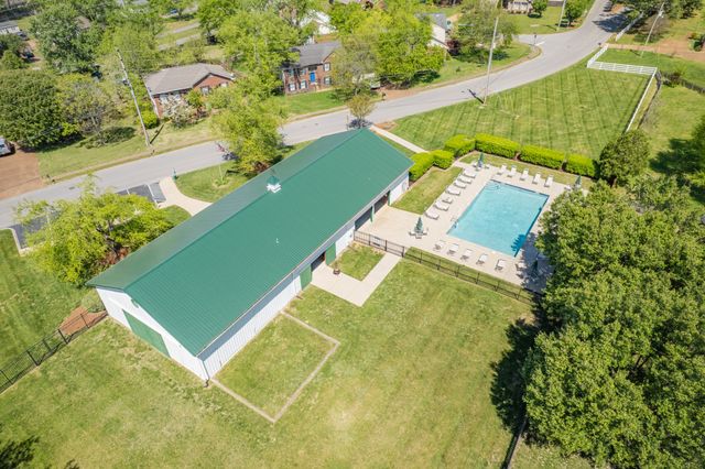 203 Trophy Ct, Thompsons Station, TN 37179