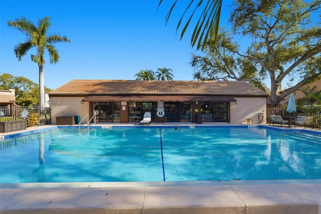 1310 PELICAN CREEK CROSSING, St Petersburg, FL 33707