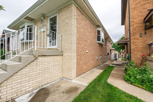 2359 Burr Oak Avenue, North Riverside, IL 60546