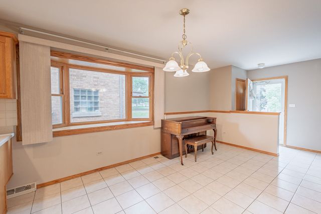2359 Burr Oak Avenue, North Riverside, IL 60546
