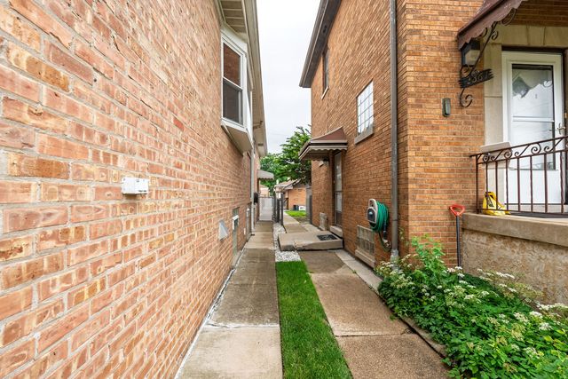 2359 Burr Oak Avenue, North Riverside, IL 60546